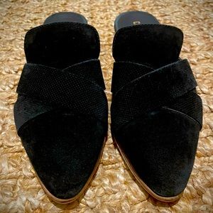 Flat black suede mule Crevo womens slip on shoes size 7.5